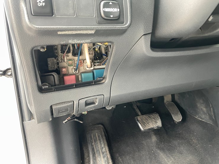 #2765-•-2011-toyota-corolla-(title-in-delay)-image-55