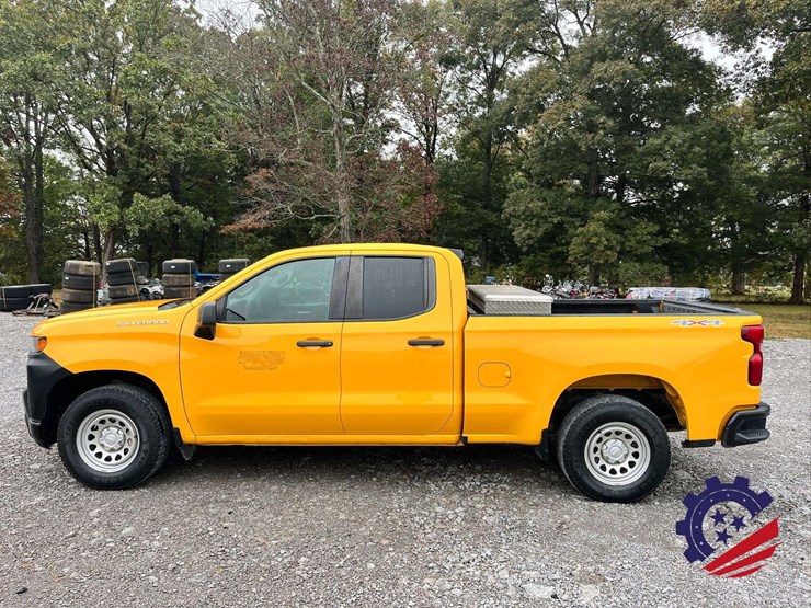 2019-chevrolet-silverado-4wd-pickup-truck-image-17