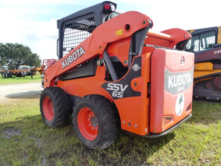 kubota-ssv65-image-4