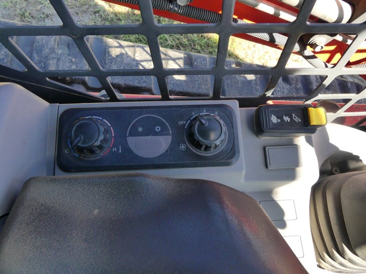 kubota-svl75-3-image-16
