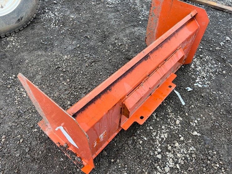 kc-48”-mini-skid-steer-snow-pusher-image-3