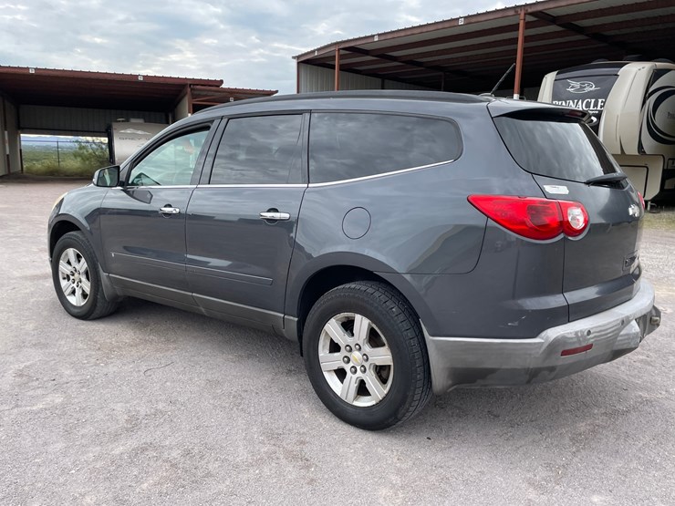 2010-chevrolet-traverse-image-13