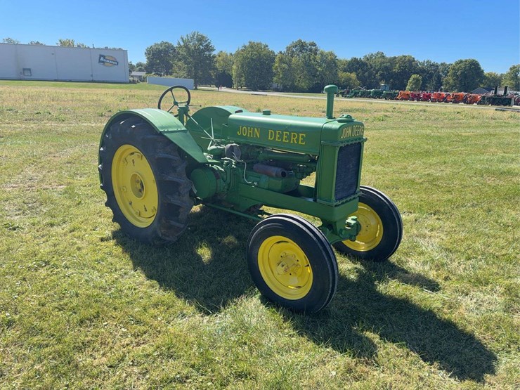 john-deere-b-image-3