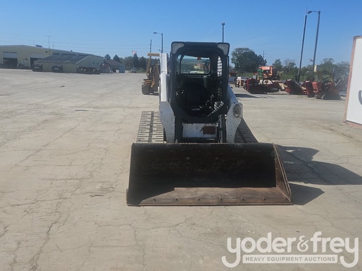 2016-bobcat-t740-image-7