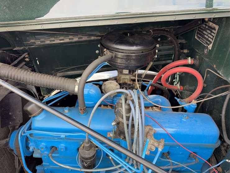 exceptional-international-kb-7-truck-with-fifth-wheel-hitch-image-74