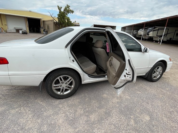 #2768-•-2001-toyota-camry-(title-in-delay)-image-97