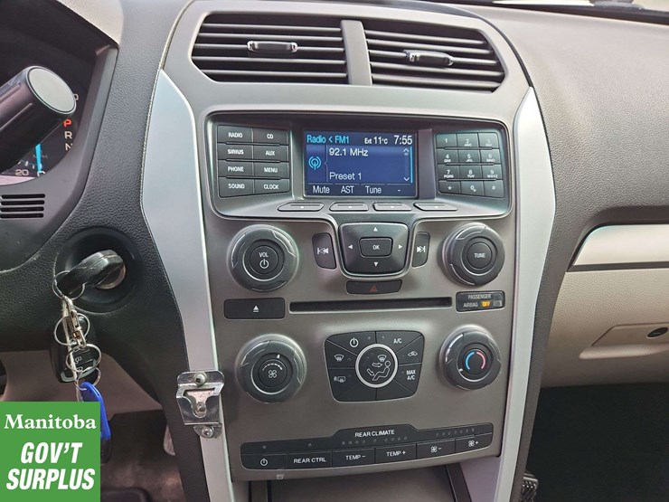 2013-ford-explorer-image-19