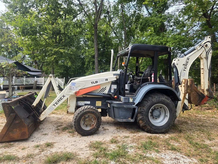 terex-tlb840r-image-3