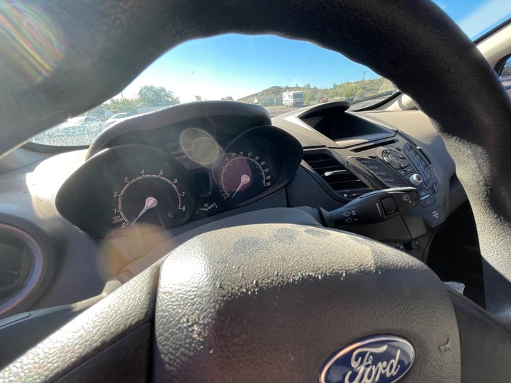 #2761-•-2016-ford-fiesta-passenger-car-(title-in-delay)-image-36