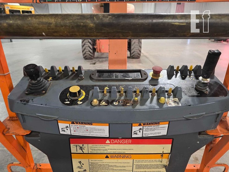 2016-jlg-1250ajp-image-11