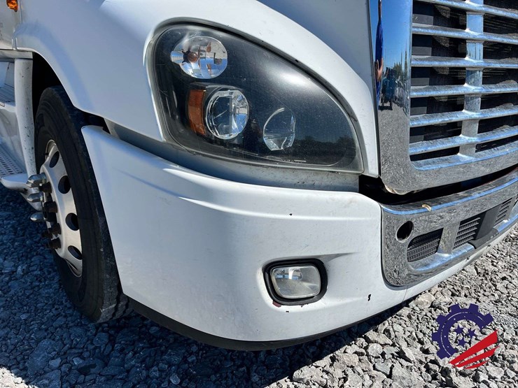 2018-freightliner-cascadia-t/a-truck-tractor-image-36