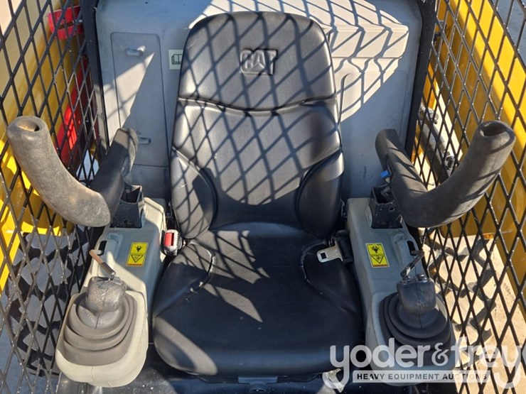 2018-caterpillar-226d-image-46