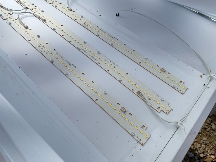 #3008-•-pallet-of-used-led-lights-image-7