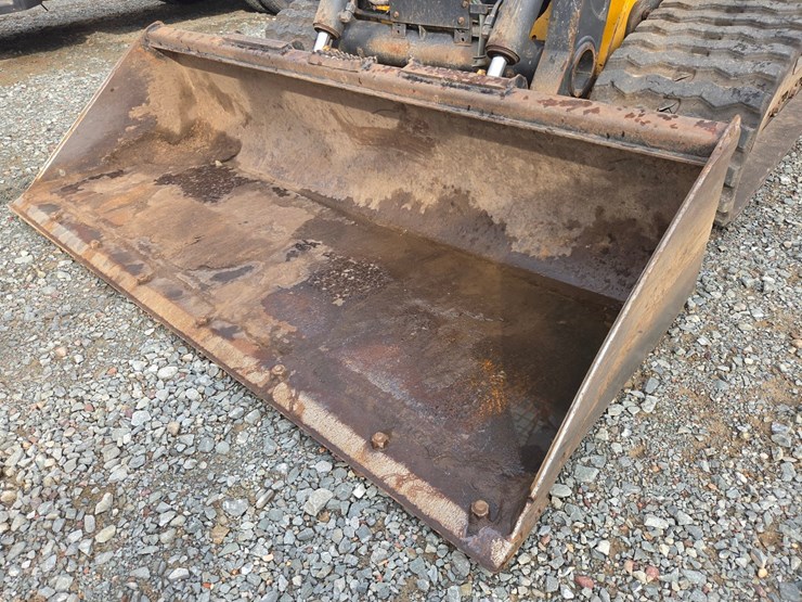 2020-deere-331g-image-10
