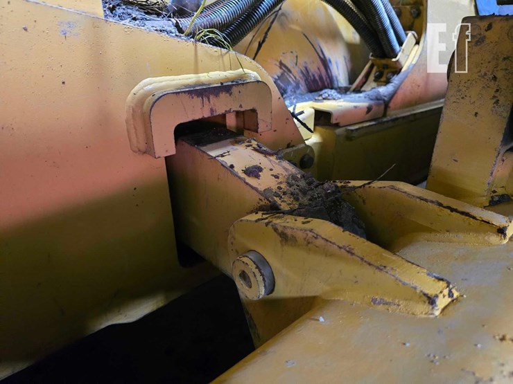 2021-caterpillar-d4-lgp-image-36