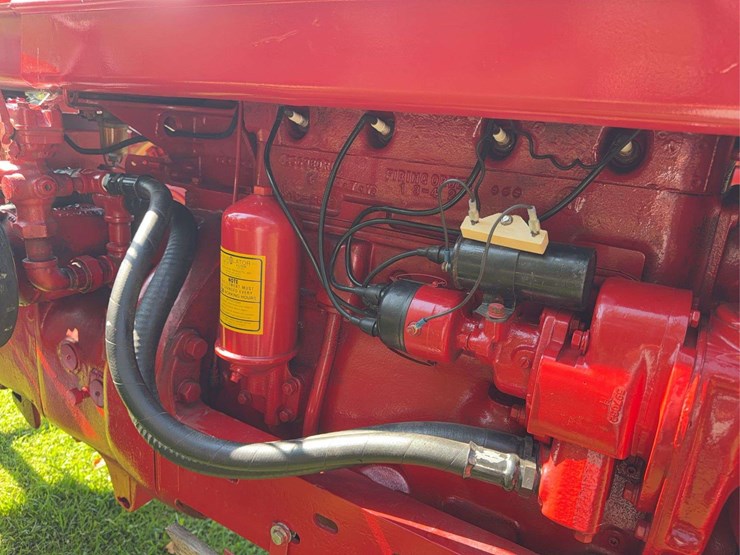 1953-farmall-super-m-image-13