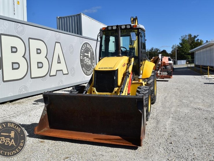 2013-new-holland-b110c-image-9