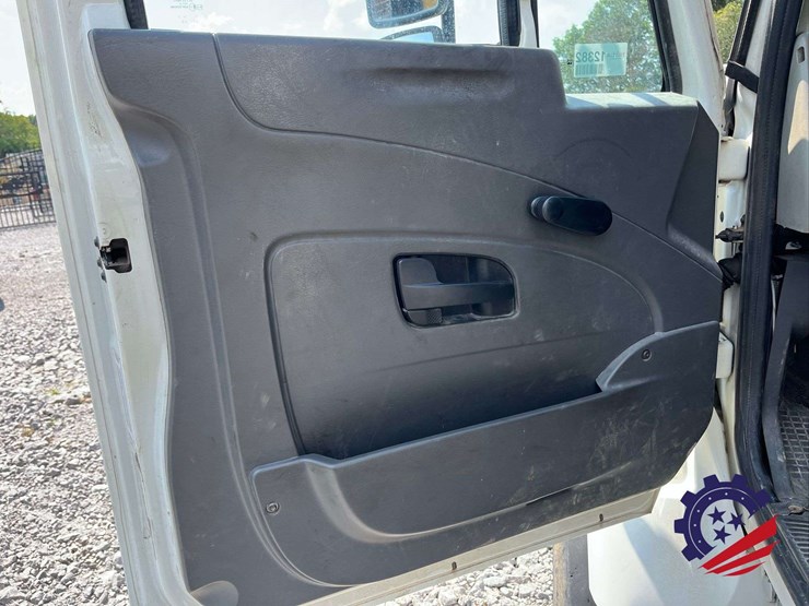 2009-international-sf637-t/a-hydrovac-truck-image-76
