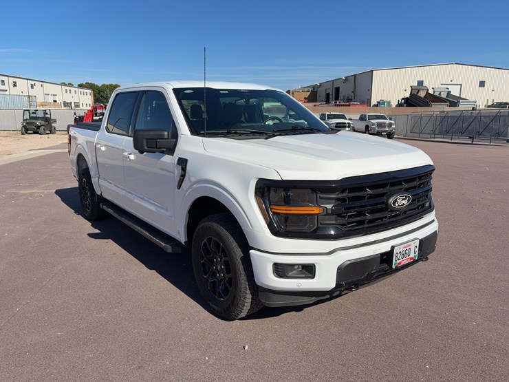 2024-ford-f150-xlt-image-2