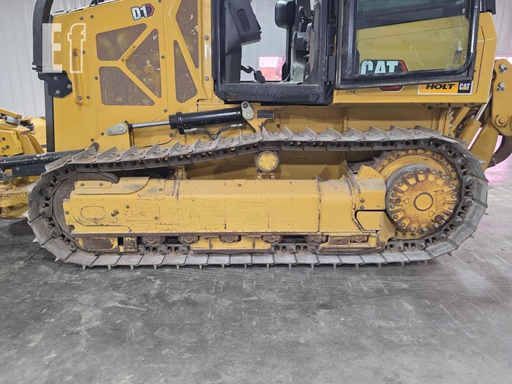 2023-caterpillar-d1-image-26