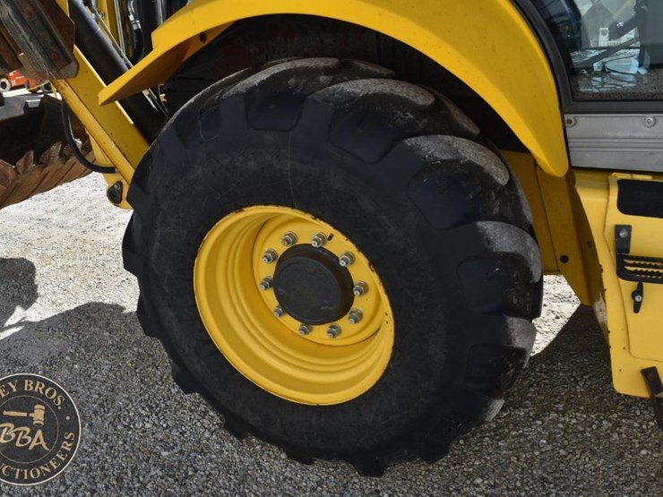 2013-new-holland-b110c-image-30