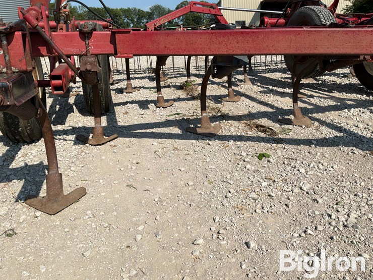 case-ih-4800-image-19
