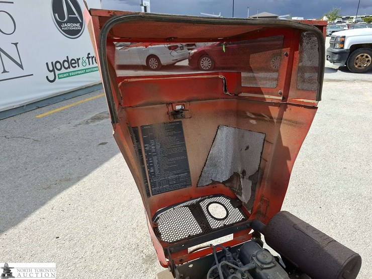 2011-kubota-f3080-image-23