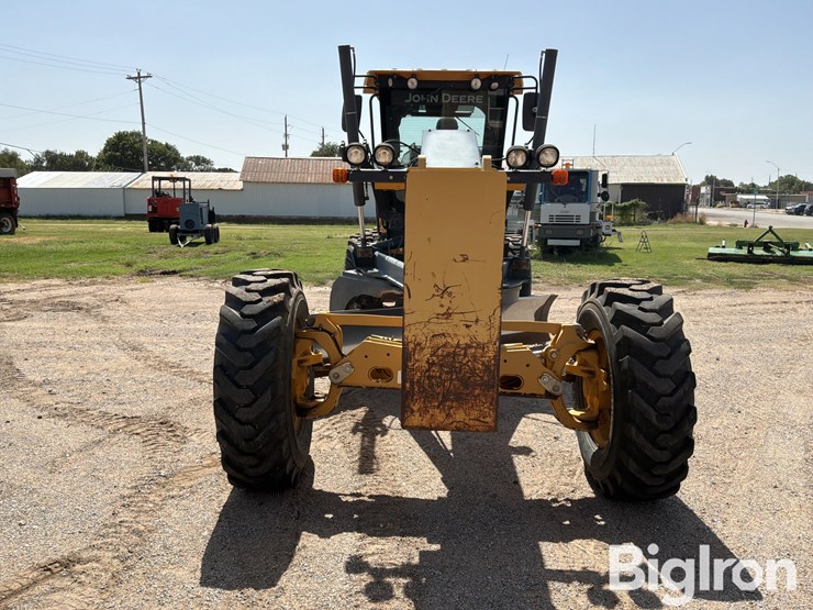 2013-deere-670g-image-2