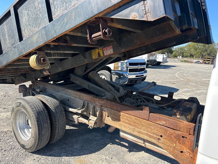2007-chevrolet-3500-image-8