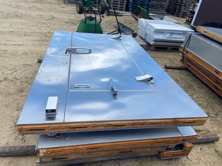 #1269-•-(1)-walk-in-cooler-and-(1)-freezer-image-5
