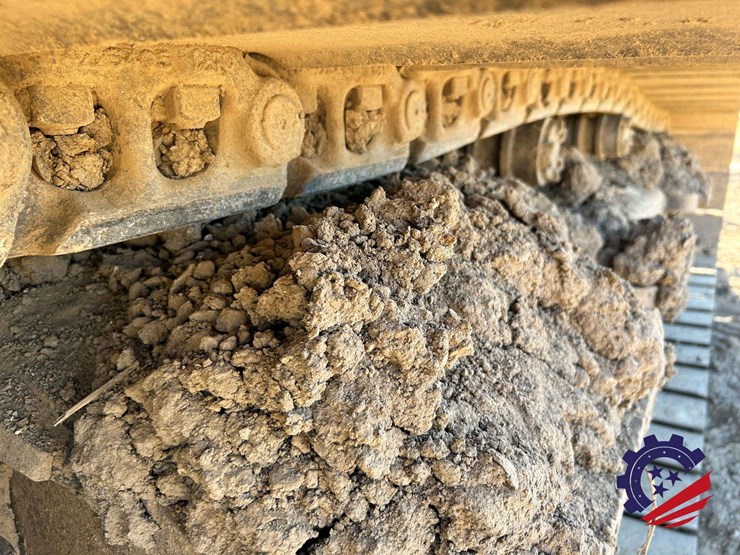 2018-caterpillar-320-image-48