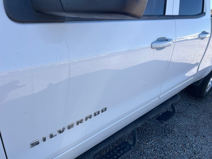 #2754-•-2015-chevrolet-silverado-(title-in-delay)-image-44