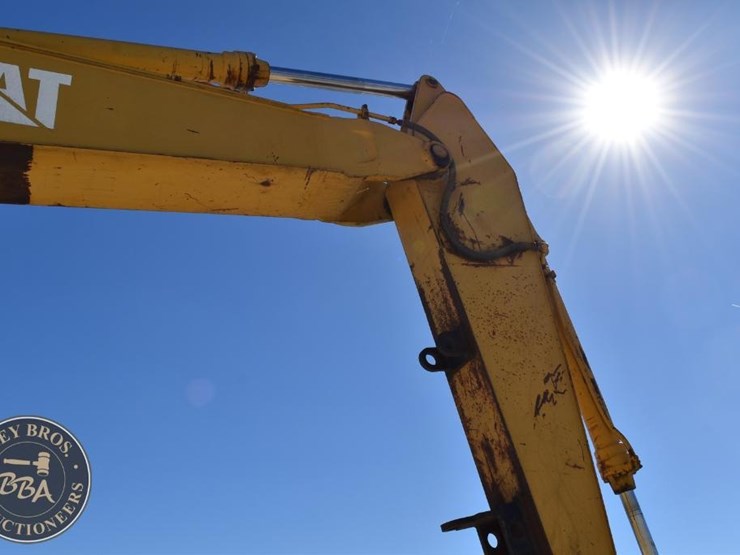 1990-caterpillar-el200b-image-41