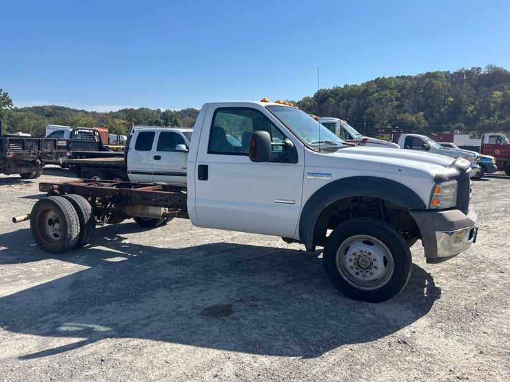 2006-ford-f550-image-5