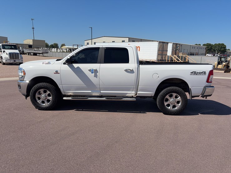 2019-dodge-2500-image-7