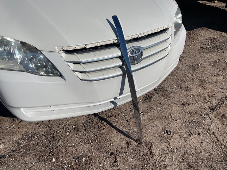 #2762-•-2005-toyota-avalon-(title-in-delay)-image-36