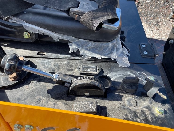 #3062-•-mini-excavator-image-19
