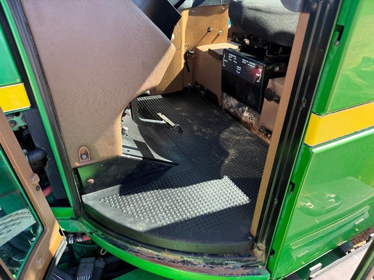 john-deere-8450-image-36