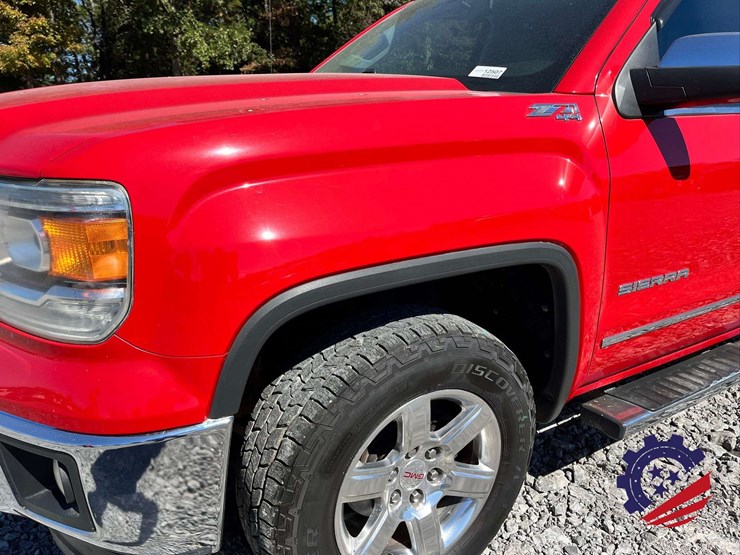2014-gmc-sierra-z71-slt-pickup-truck-image-18