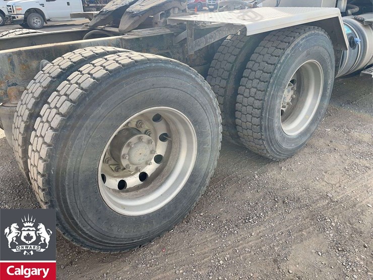 2014-kenworth-t800-image-11
