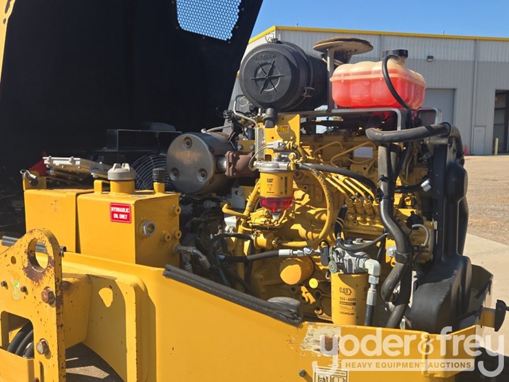 2018-caterpillar-cb34b-image-20