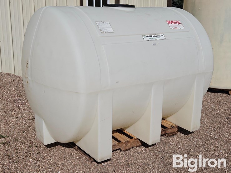 snyder-720-gal-poly-liquid-fertilizer-tank-image-3