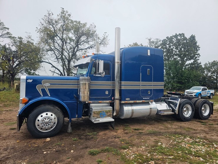 2001-peterbilt-379-image-5