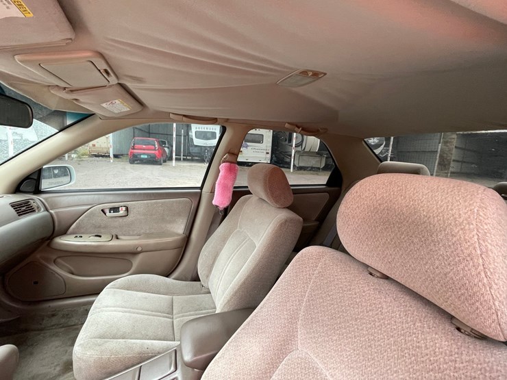 #2768-•-2001-toyota-camry-(title-in-delay)-image-35