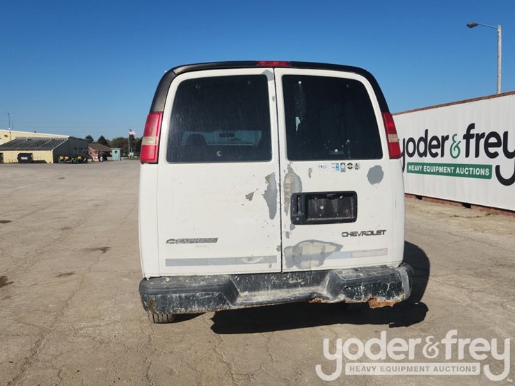 2005-chevrolet-3500-image-5