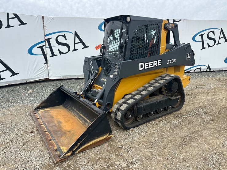 2018-deere-323e-image-1