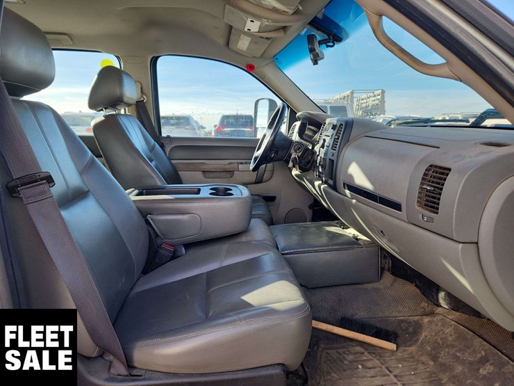 2014-gmc-sierra-3500hd-image-16