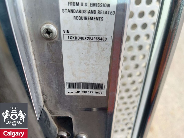 2014-kenworth-t800-image-27