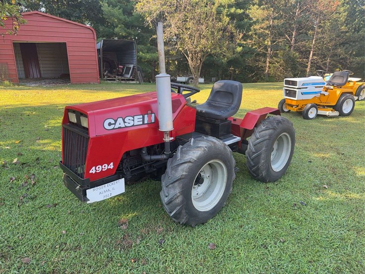 custom-case-4994-articulating-tractor-image-1