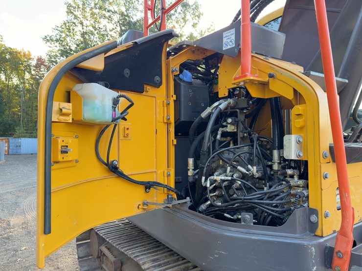 2019-volvo-ecr145el-image-35